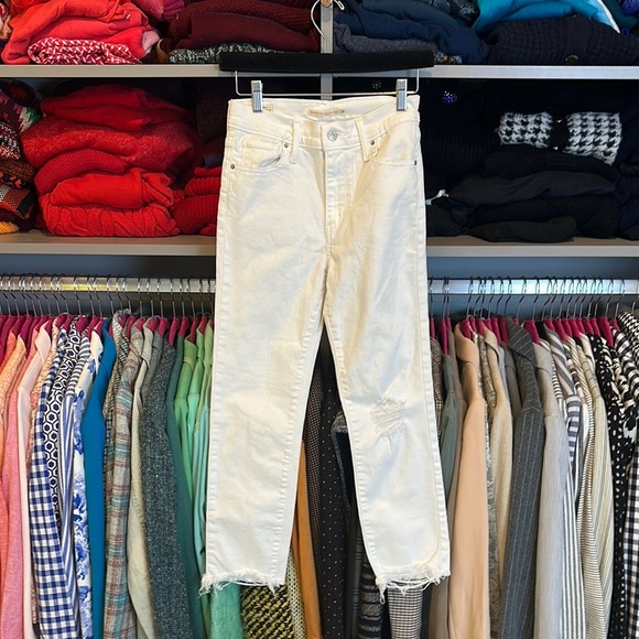 Levi’s white distressed raw hem high rise straight leg jeans size 26 - Picture 1 of 3